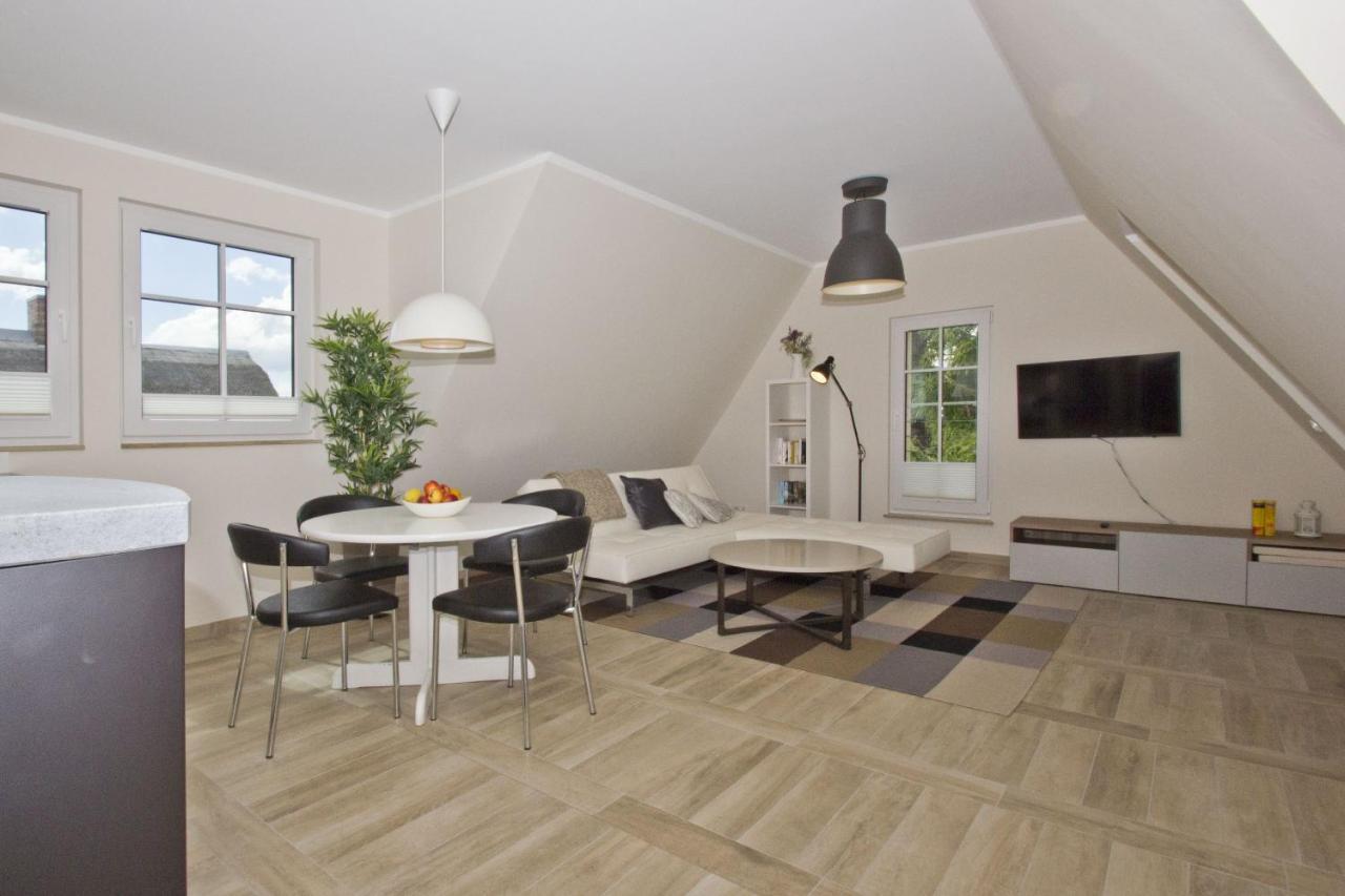 Ferienhaus Auszeit Fewo 03 - Dachterrasse, Ruhige Lage Middelhagen Esterno foto