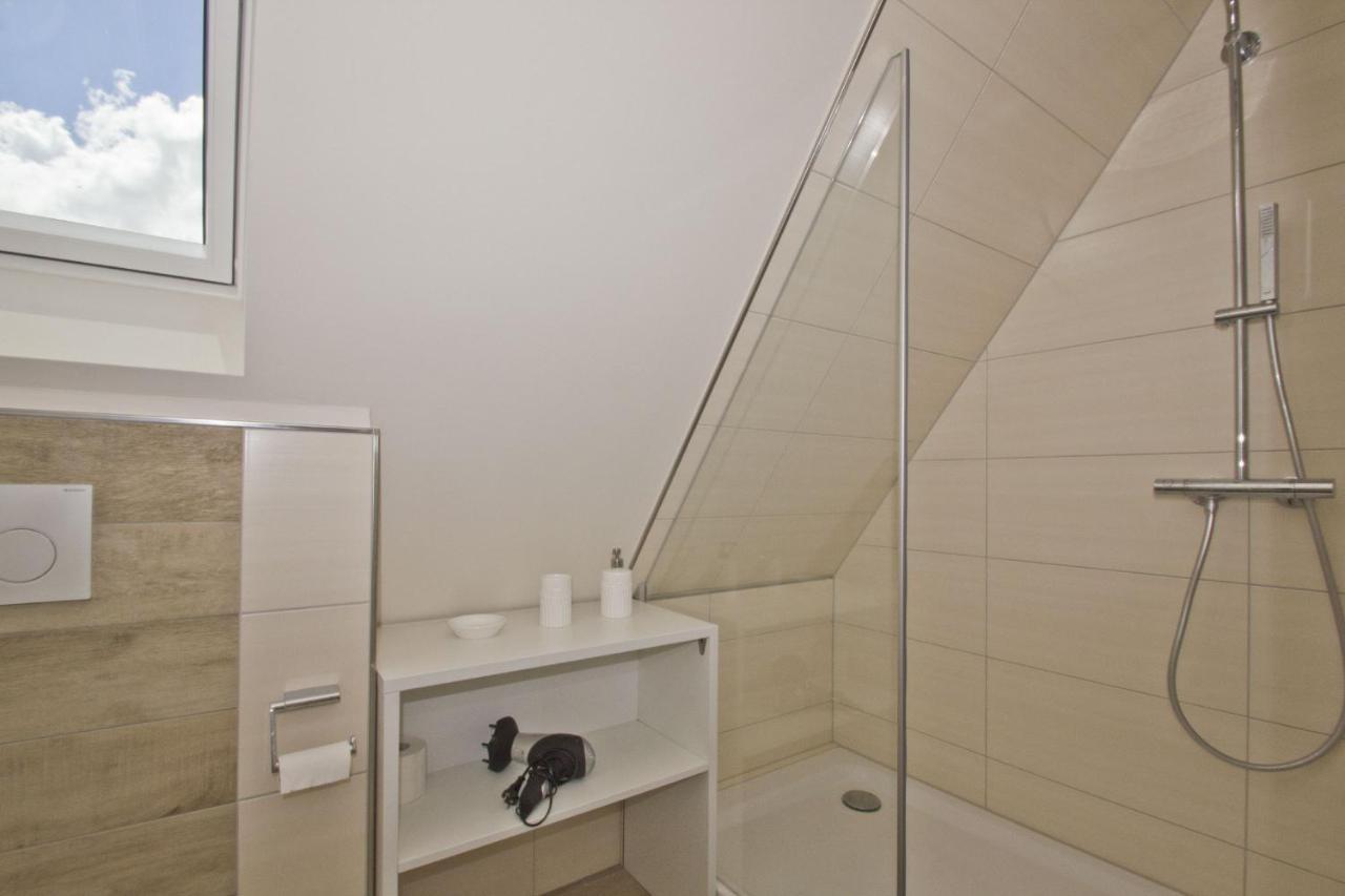 Ferienhaus Auszeit Fewo 03 - Dachterrasse, Ruhige Lage Middelhagen Esterno foto