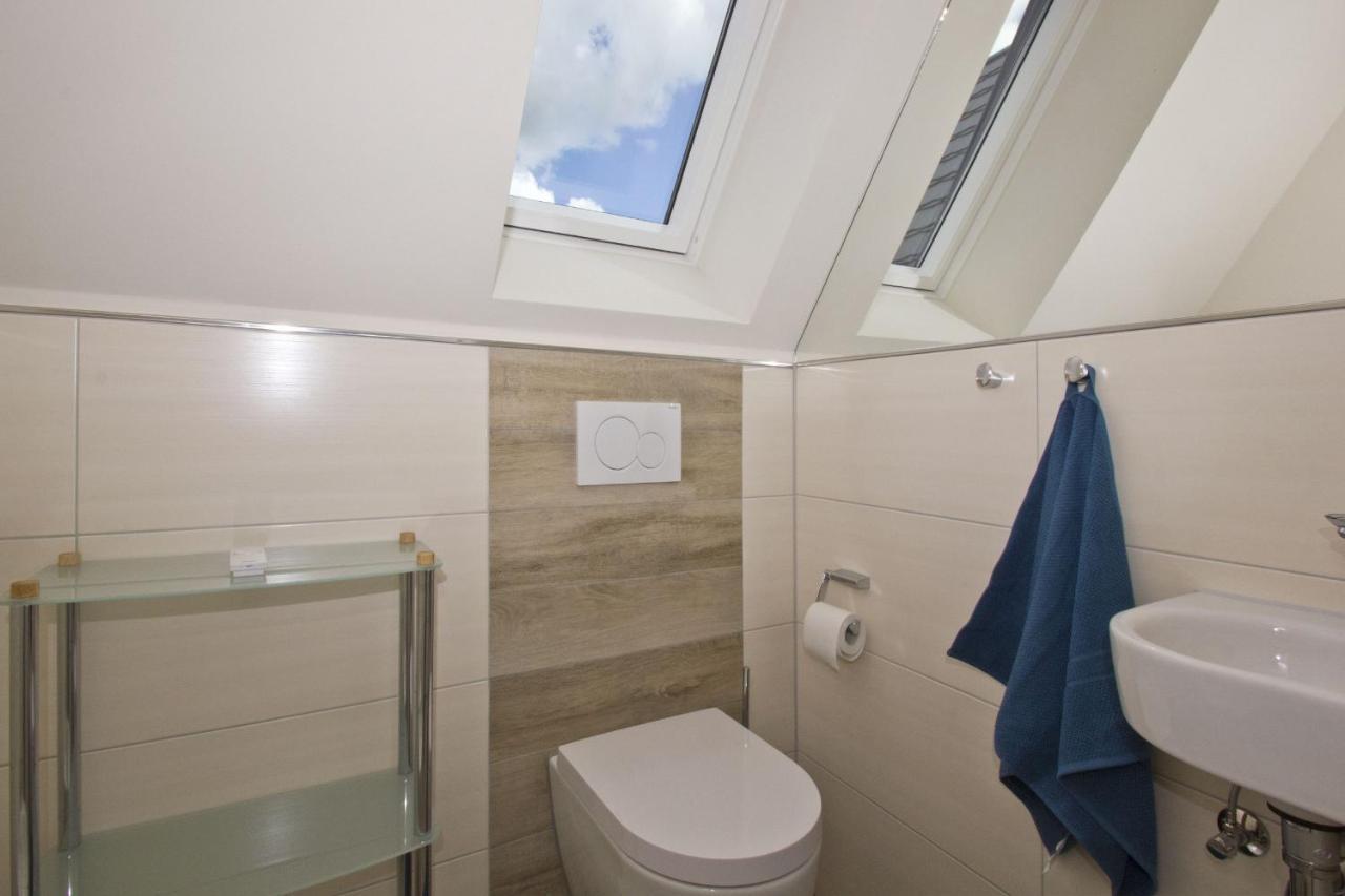 Ferienhaus Auszeit Fewo 03 - Dachterrasse, Ruhige Lage Middelhagen Esterno foto
